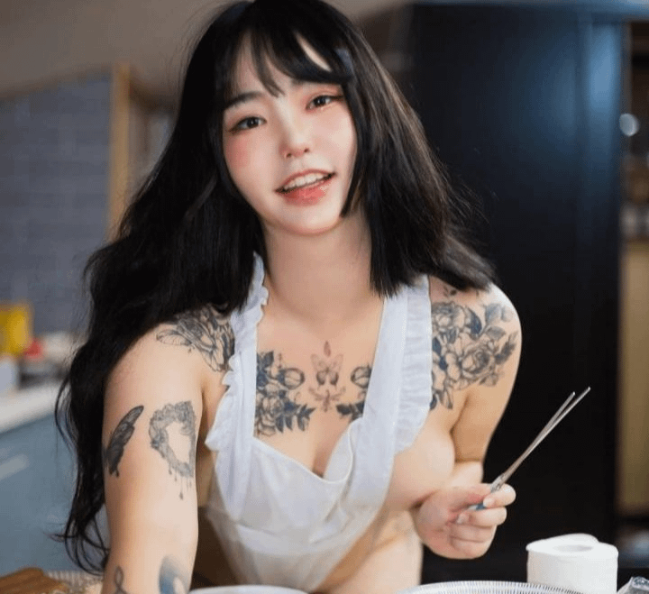 171jun1999's nudes and profile