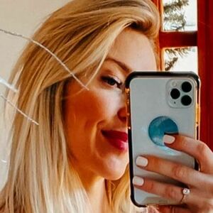 Adri Freitag's nudes and profile