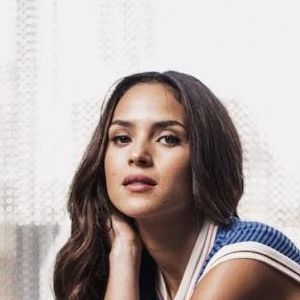 Adria Arjona's nudes and profile