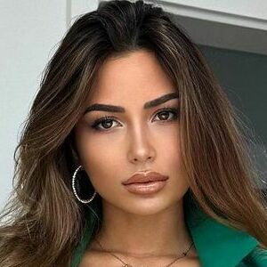 Adriana Martino's nudes and profile