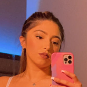 AdrianaSkye's nudes and profile