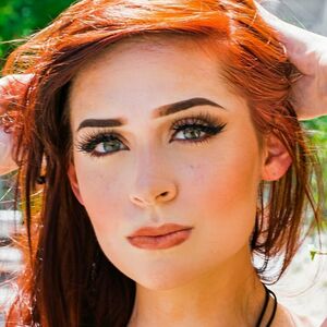 adversariel's nudes and profile