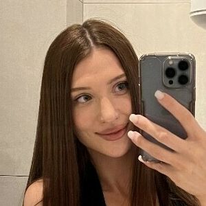 agatha33's nudes and profile