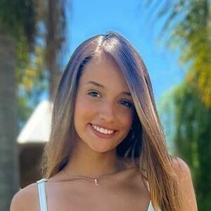 Agos Nisi's nudes and profile