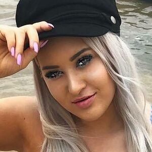 Aimee Young's nudes and profile