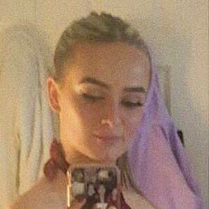 Aiobhin's nudes and profile