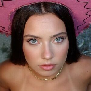 Alanah Tipton's nudes and profile