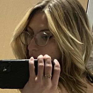 AlanaRay20's nudes and profile