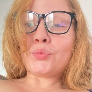 Alanis Iandra's nudes and profile