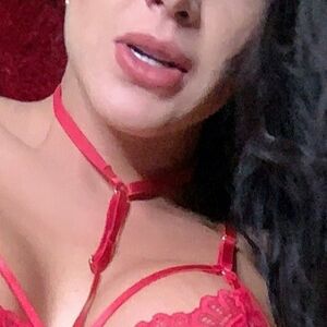 Aleira Avendaño's nudes and profile