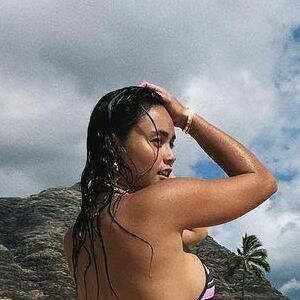 Alessa Holloway's nudes and profile