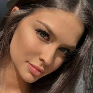 alexashenka's nudes and profile