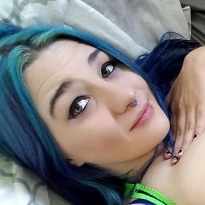 Alice Zombie's nudes and profile