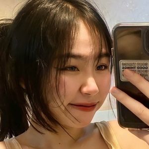 Alicejung's nudes and profile