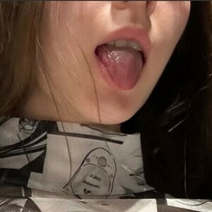 alliesmiths's nudes and profile