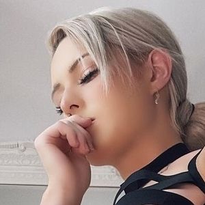alysmylove93's nudes and profile