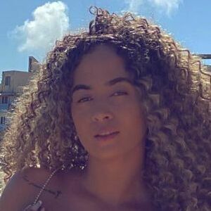 Amanda Ribeiro's nudes and profile