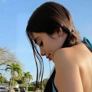 Ameli Olivera's nudes and profile