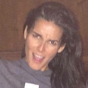 Angie Harmon's nudes and profile