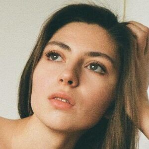 Anna Dubowick's nudes and profile