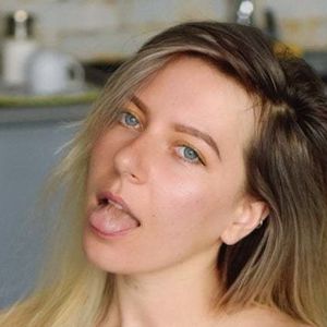 Anna Kochanius's nudes and profile