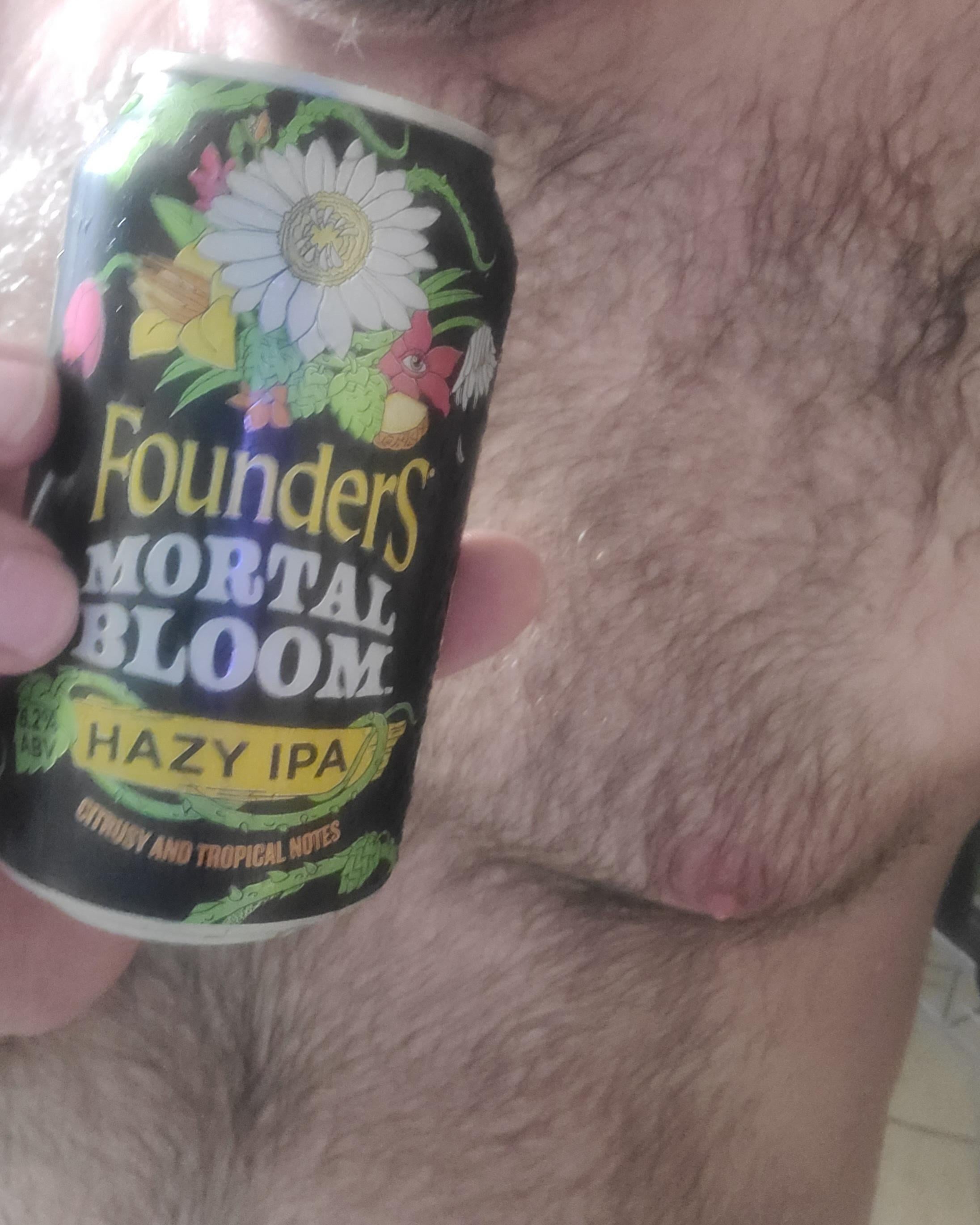 April Bloom's nudes and profile