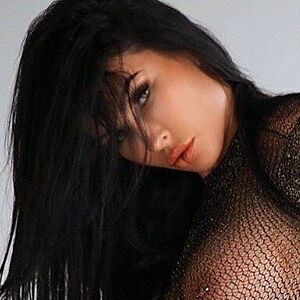 Aria London's nudes and profile