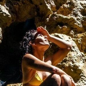 Ariadna Hafez's nudes and profile