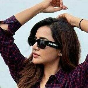 Ashu Reddy's nudes and profile