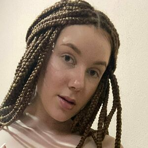 asmrbylisa's nudes and profile