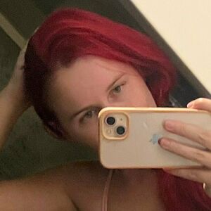 aussiesarah's nudes and profile