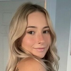 Avaaloves's nudes and profile