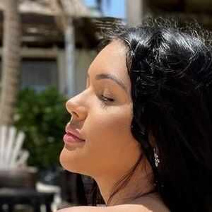Ayarla Souza's nudes and profile