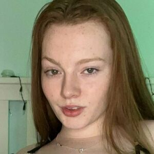 babylou17x's nudes and profile