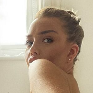 Bad Mami's nudes and profile