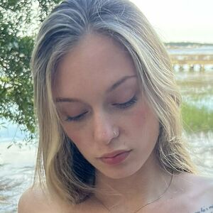 badbarbiepriv's nudes and profile