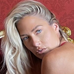 Barbie Blank's nudes and profile