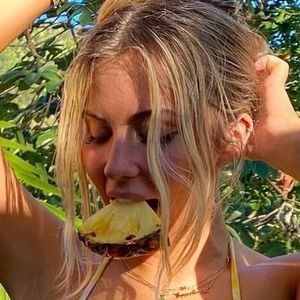Beatrice Bouchard's nudes and profile