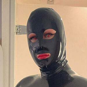 bee_the_rubber_doll's nudes and profile