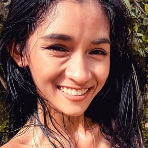 Bella Thai's nudes and profile