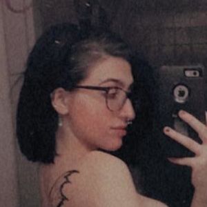 biigtiddygothbitch's nudes and profile