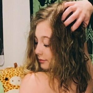 bubblesthekitty's nudes and profile