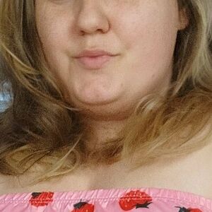 cassievalentine96's nudes and profile