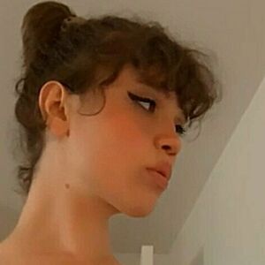 cecemiri's nudes and profile