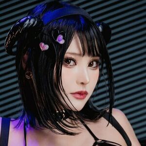 Chiroru Cosplay's nudes and profile
