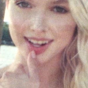 Chloe Avenaim's nudes and profile