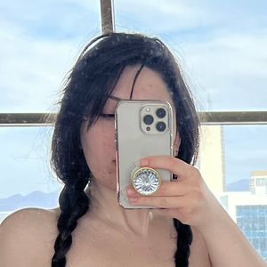 cleoblossom's nudes and profile