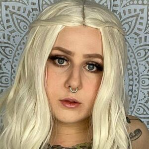 climbmickeymountain's nudes and profile