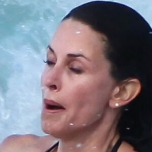 Courtney Cox's nudes and profile