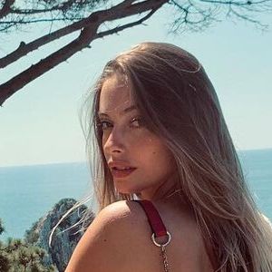 Cristal Nannoni's nudes and profile